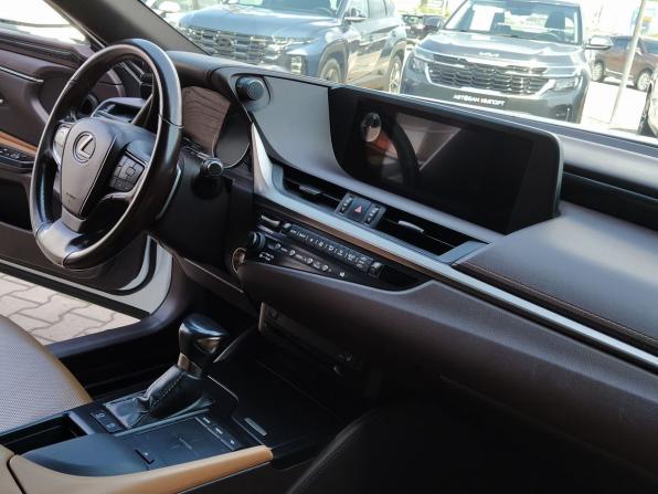 Lexus ES VII с пробегом 2019 года, цена 3 899 000 рублей, 126000 км, седан, Автокод Объявления