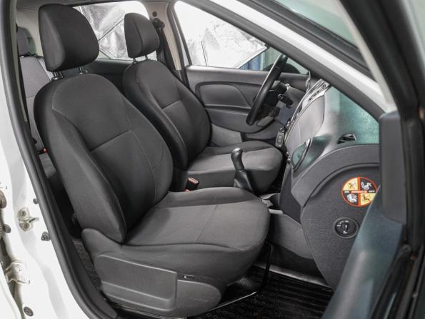 Renault Logan II Рестайлинг с пробегом 2019 года, цена 949 000 рублей, 70998 км, седан, Автокод Объявления
