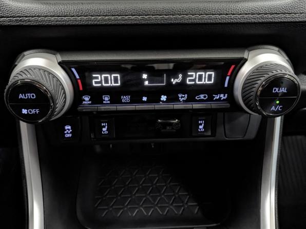 Toyota RAV4 V (XA50) с пробегом 2021 года, цена 3 350 000 рублей, 62472 км, внедорожник, Автокод Объявления