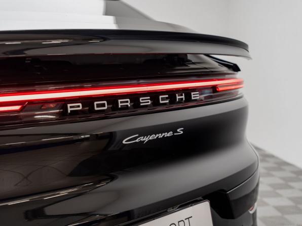 Porsche Cayenne III Рестайлинг с пробегом 2024 года, цена 17 250 000 рублей, 49950 км, внедорожник, Автокод Объявления
