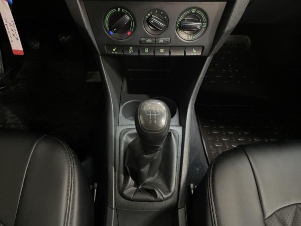 Skoda Rapid I с пробегом 2015 года, цена 949 000 рублей, 168053 км, лифтбек, Автокод Объявления