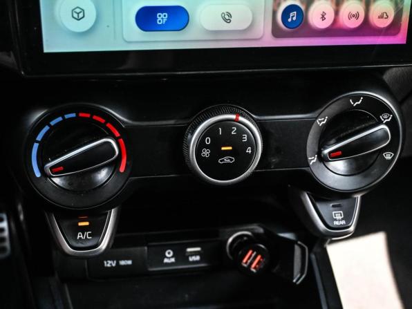 Kia Rio IV с пробегом 2018 года, цена 1 379 000 рублей, 141167 км, седан, Автокод Объявления