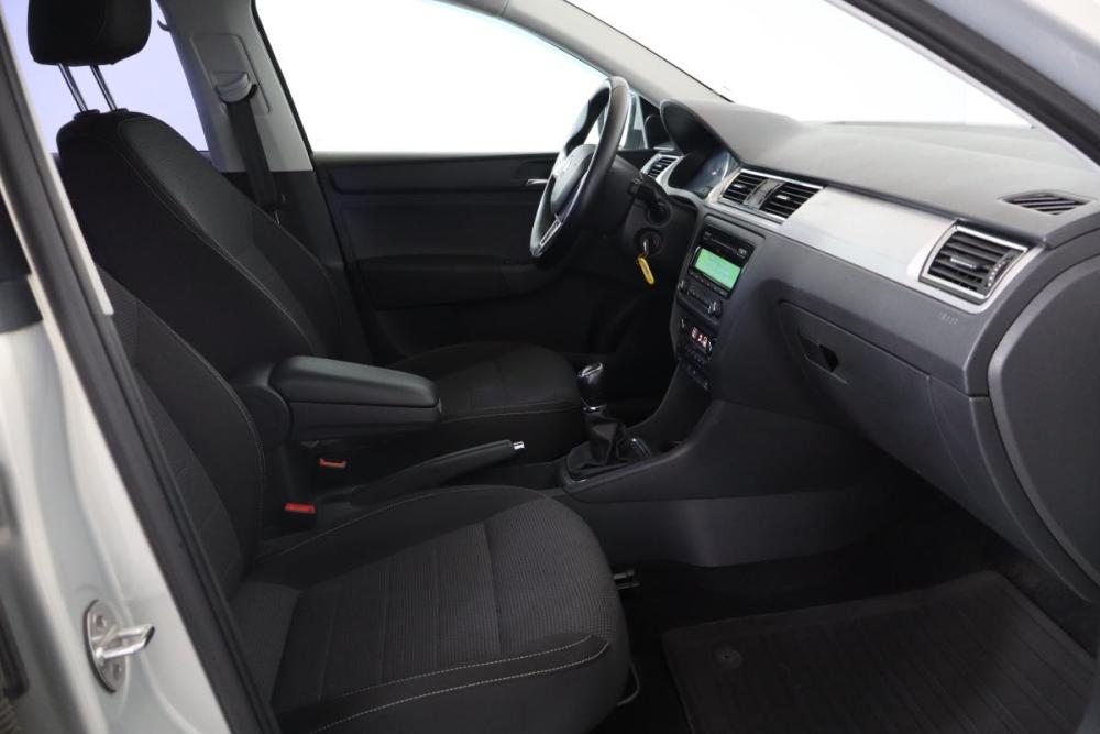 Skoda Rapid I Санкт-Петербург  - изображение 10
