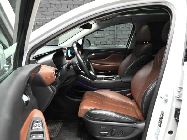 Hyundai Santa Fe IV Рестайлинг с пробегом 2022 года, цена 3 650 000 рублей, 54428 км, внедорожник, Автокод Объявления