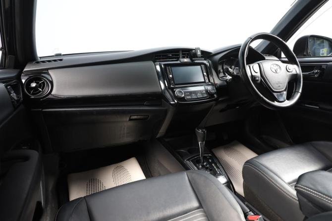 Toyota Corolla XI (E160 E170) Рестайлинг 2 с пробегом 2018 года, цена 1 749 000 рублей, 126984 км, универсал, Автокод Объявления
