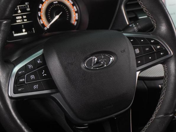 Lada (ВАЗ) Vesta I Рестайлинг (NG) с пробегом 2023 года, цена 1 378 000 рублей, 42820 км, седан, Автокод Объявления
