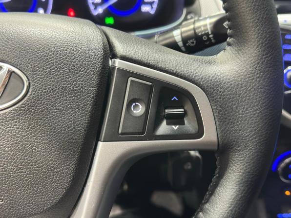 Hyundai Solaris I с пробегом 2013 года, цена 860 000 рублей, 208824 км, седан, Автокод Объявления