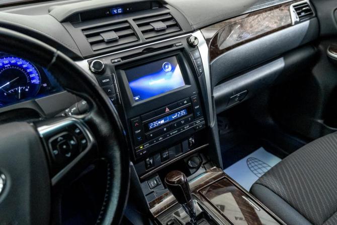 Toyota Camry VII (XV50) Рестайлинг с пробегом 2015 года, цена 1 684 000 рублей, 207000 км, седан, Автокод Объявления