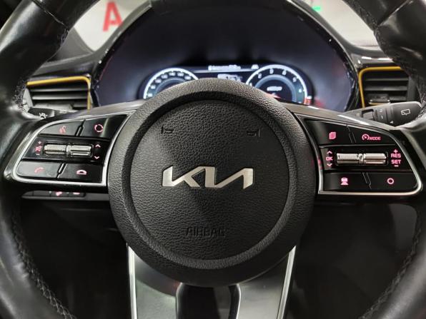 Kia XCeed I с пробегом 2021 года, цена 2 100 000 рублей, 121200 км, хэтчбек, Автокод Объявления