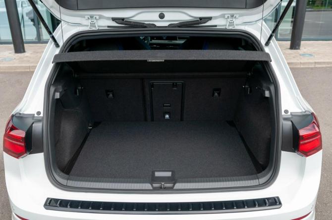 Volkswagen Golf R VIII с пробегом 2023 года, цена 4 990 000 рублей, 16286 км, хэтчбек, Автокод Объявления