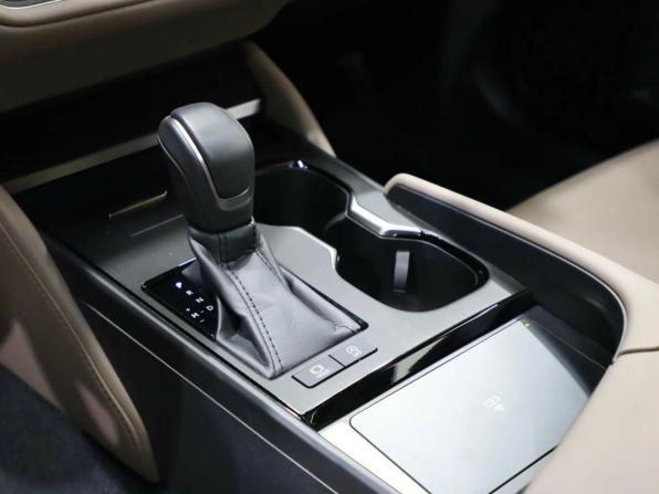 Lexus ES VII Рестайлинг 2 с пробегом 2025 года, цена 5 590 000 рублей, 5755 км, седан, Автокод Объявления