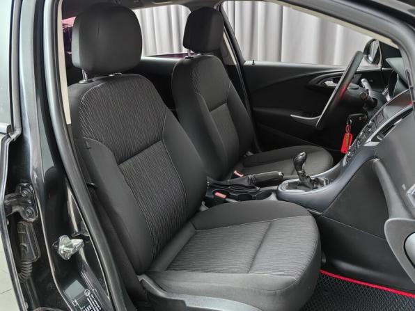 Opel Astra J Рестайлинг с пробегом 2013 года, цена 651 000 рублей, 240000 км, универсал, Автокод Объявления