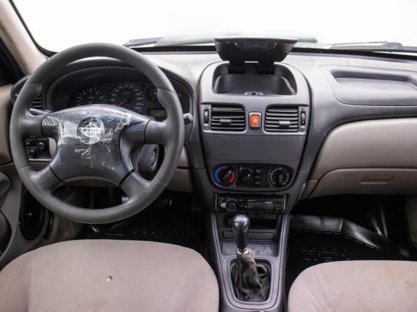 Nissan Almera II (N16) с пробегом 2001 года, цена 135 000 рублей, 318485 км, седан, Автокод Объявления