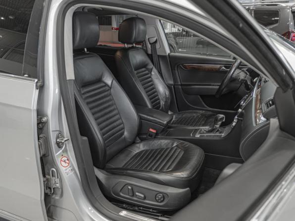 Volkswagen Passat B7 с пробегом 2011 года, цена 920 000 рублей, 176588 км, седан, Автокод Объявления