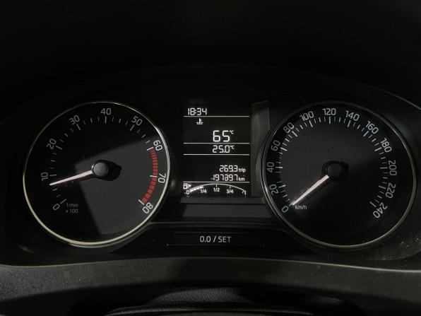 Skoda Rapid I с пробегом 2015 года, цена 820 000 рублей, 197396 км, лифтбек, Автокод Объявления