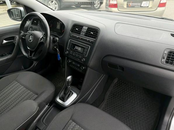 Volkswagen Polo V Рестайлинг с пробегом 2017 года, цена 1 235 000 рублей, 84008 км, седан, Автокод Объявления