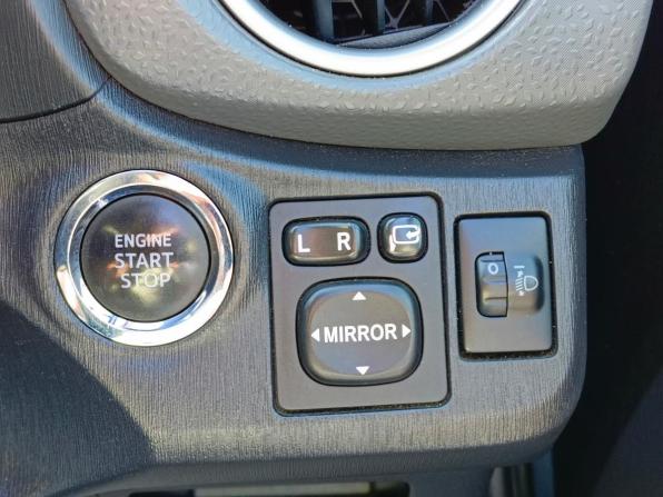 Toyota Vitz III (XP130) с пробегом 2013 года, цена 844 995 рублей, 153151 км, хэтчбек, Автокод Объявления