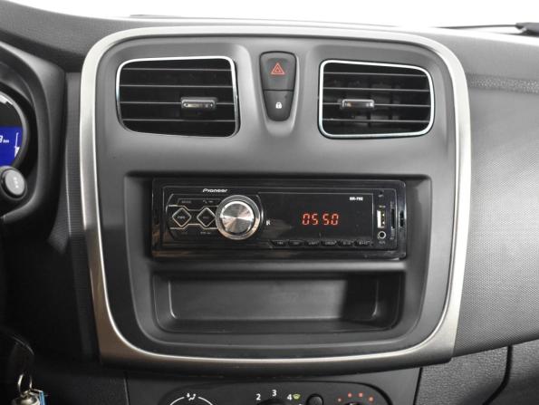 Renault Logan II с пробегом 2017 года, цена 699 900 рублей, 126503 км, седан, Автокод Объявления