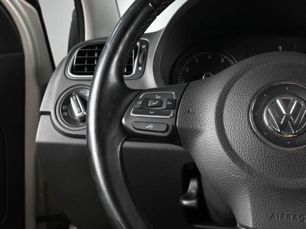 Volkswagen Polo V с пробегом 2013 года, цена 899 000 рублей, 195829 км, седан, Автокод Объявления