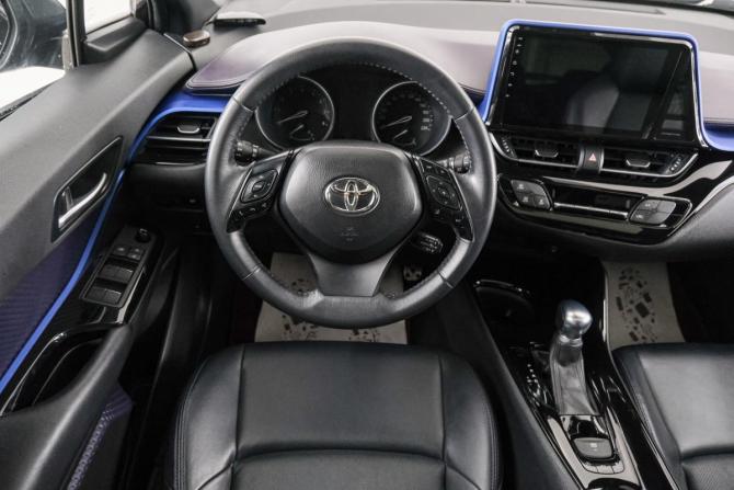 Toyota C-HR I Рестайлинг с пробегом 2020 года, цена 2 799 000 рублей, 20814 км, внедорожник, Автокод Объявления