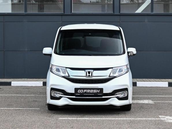 Honda Stepwgn V с пробегом 2015 года, цена 1 989 000 рублей, 104698 км, минивэн, Автокод Объявления