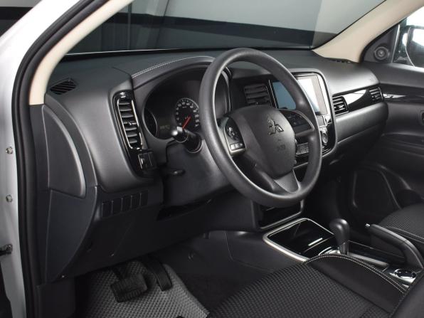 Mitsubishi Outlander III Рестайлинг 3 с пробегом 2022 года, цена 2 399 999 рублей, 8755 км, внедорожник, Автокод Объявления