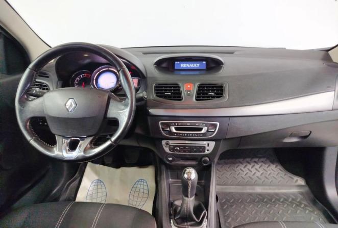 Renault Fluence I Рестайлинг с пробегом 2015 года, цена 970 000 рублей, 171752 км, седан, Автокод Объявления