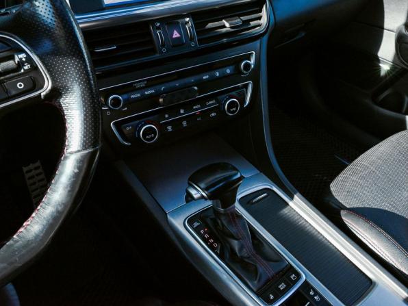 Kia Optima IV Рестайлинг с пробегом 2018 года, цена 1 800 000 рублей, 130000 км, седан, Автокод Объявления