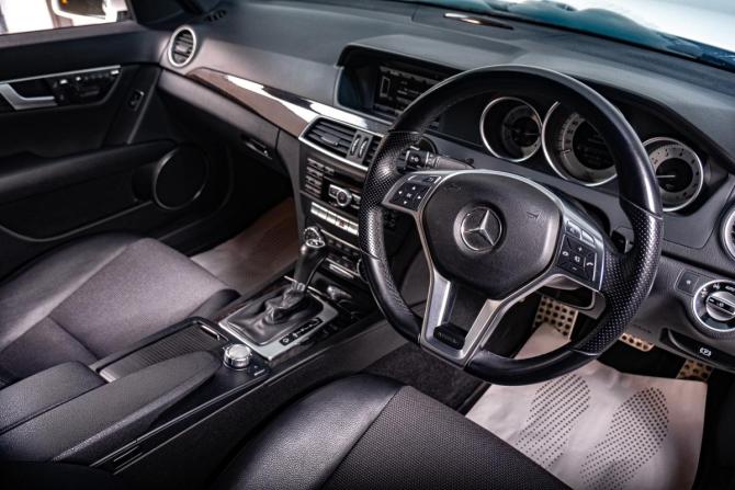 Mercedes-Benz C-Класс III (W204) Рестайлинг с пробегом 2013 года, цена 1 549 000 рублей, 76832 км, седан, Автокод Объявления