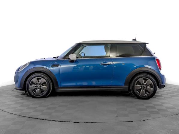 Mini Hatch III (F55/F56) Рестайлинг 2 с пробегом 2021 года, цена 2 325 000 рублей, 96721 км, хэтчбек, Автокод Объявления