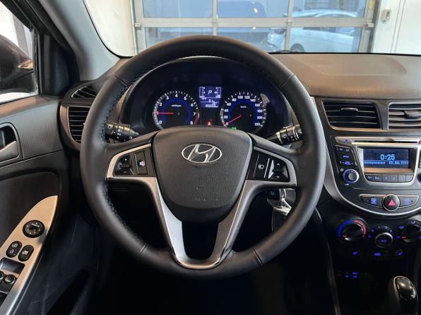Hyundai Solaris I Рестайлинг с пробегом 2015 года, цена 960 000 рублей, 195660 км, седан, Автокод Объявления