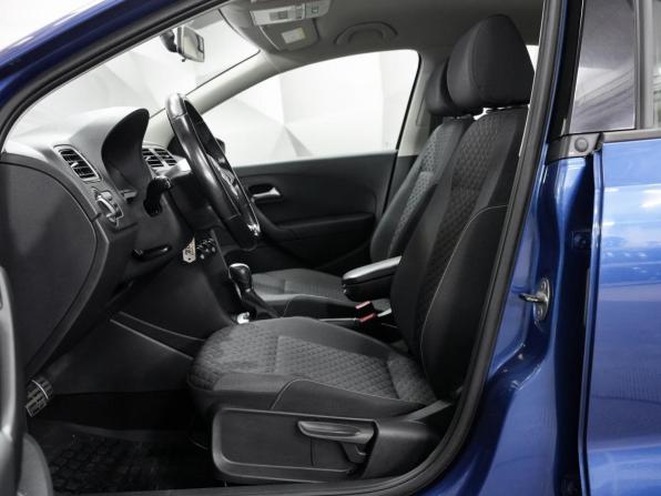 Volkswagen Polo V Рестайлинг с пробегом 2018 года, цена 1 444 000 рублей, 73000 км, седан, Автокод Объявления