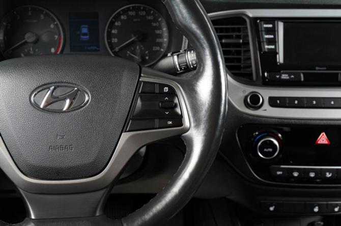 Hyundai Solaris II с пробегом 2017 года, цена 1 299 000 рублей, 116985 км, седан, Автокод Объявления