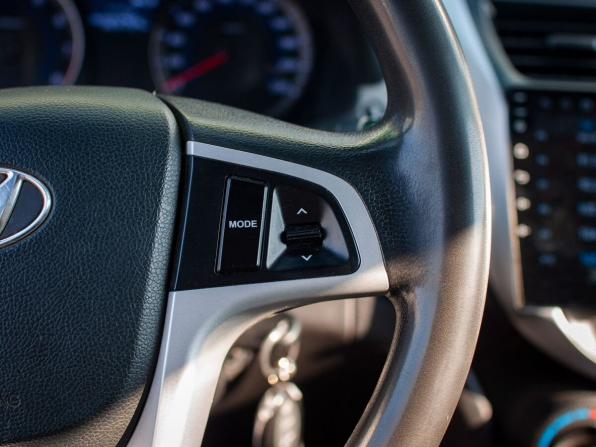 Hyundai Solaris I с пробегом 2012 года, цена 550 000 рублей, 323754 км, седан, Автокод Объявления
