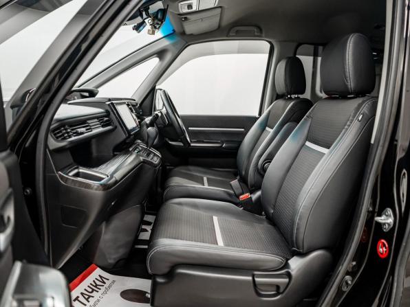 Honda Stepwgn V с пробегом 2016 года, цена 1 900 000 рублей, 168417 км, минивэн, Автокод Объявления