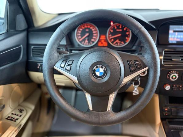 BMW 5 серии V (E60/E61) Рестайлинг с пробегом 2009 года, цена 950 000 рублей, 233615 км, седан, Автокод Объявления