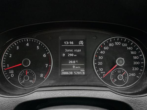Volkswagen Sharan II Рестайлинг с пробегом 2017 года, цена 1 695 000 рублей, 200638 км, минивэн, Автокод Объявления