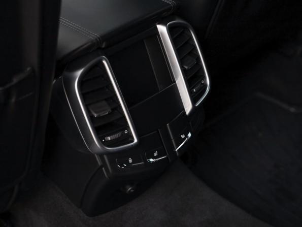 Porsche Cayenne II Рестайлинг (958) с пробегом 2017 года, цена 4 899 000 рублей, 146608 км, внедорожник, Автокод Объявления