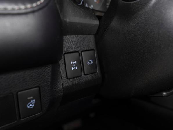 Toyota RAV4 IV (XA40) Рестайлинг с пробегом 2019 года, цена 2 550 000 рублей, 109212 км, внедорожник, Автокод Объявления