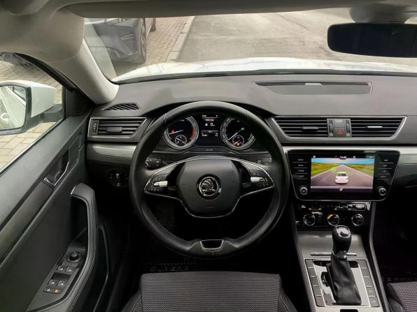 Skoda Superb III Рестайлинг с пробегом 2021 года, цена 2 289 000 рублей, 121818 км, лифтбек, Автокод Объявления