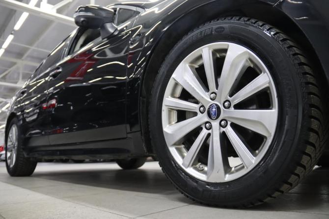 Subaru Legacy VI Рестайлинг с пробегом 2018 года, цена 1 895 950 рублей, 193476 км, седан, Автокод Объявления