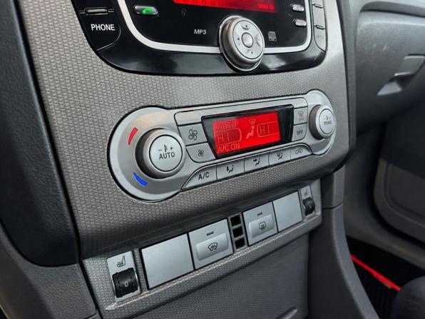 Ford Focus II Рестайлинг с пробегом 2010 года, цена 659 000 рублей, 165127 км, седан, Автокод Объявления