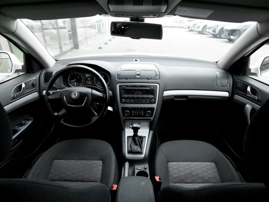 Skoda Octavia II (A5) Рестайлинг Москва  - изображение 11