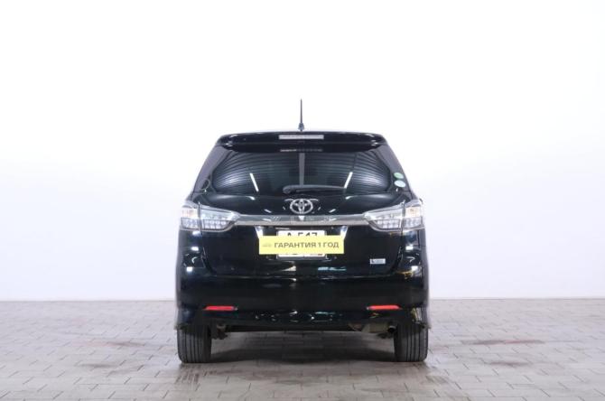 Toyota Wish II Рестайлинг с пробегом 2014 года, цена 1 689 000 рублей, 75000 км, минивэн, Автокод Объявления