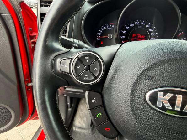 Kia Soul II Рестайлинг с пробегом 2018 года, цена 1 400 000 рублей, 118095 км, хэтчбек, Автокод Объявления