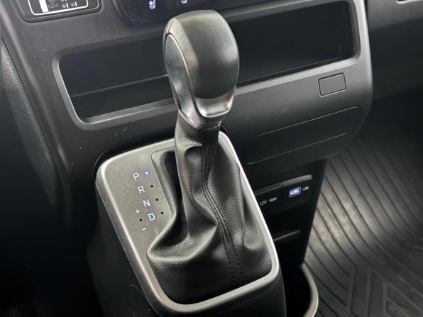 Hyundai Staria I с пробегом 2023 года, цена 5 450 000 рублей, 43000 км, минивэн, Автокод Объявления