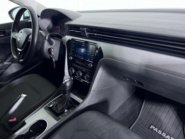 Volkswagen Passat (North America and China) II (NA Market) с пробегом 2021 года, цена 1 895 000 рублей, 109508 км, седан, Автокод Объявления