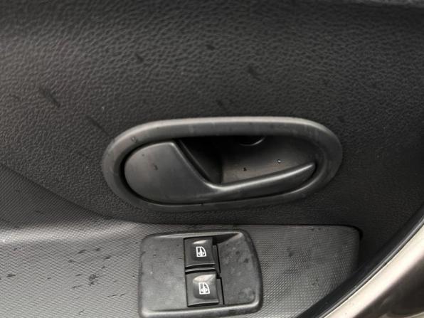 Renault Sandero II с пробегом 2015 года, цена 654 000 рублей, 165008 км, хэтчбек, Автокод Объявления