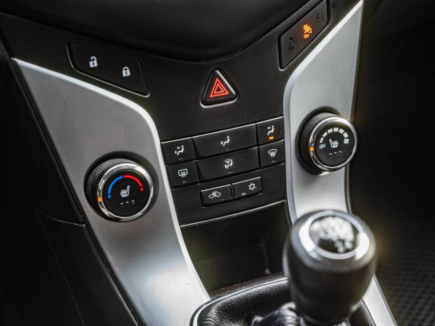 Chevrolet Cruze I Рестайлинг Курган  - изображение 15