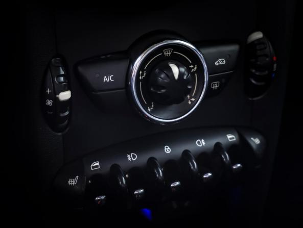 Mini Hatch II (R56) Рестайлинг с пробегом 2012 года, цена 887 000 рублей, 217060 км, хэтчбек, Автокод Объявления